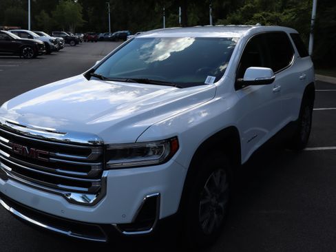 Used 2023 GMC Acadia SLE FWD image 21