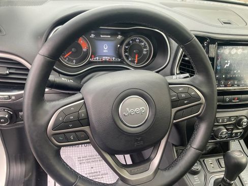 Used 2019 Jeep Cherokee Limited AWD/4WD image 18