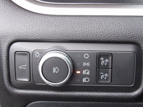 Used 2021 Ford Explorer XLT w/ Equipment Group 202A image 38