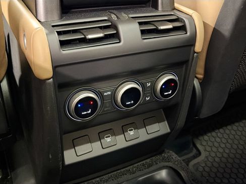 Used 2025 Land Rover Defender 130 X-Dynamic SE AWD/4WD image 26