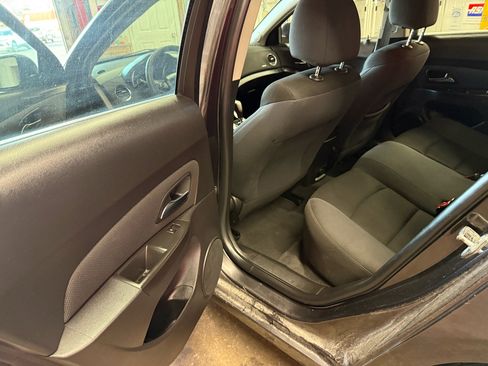 Used 2016 Chevrolet Cruze LT image 16