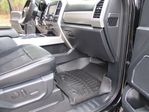 Used 2020 Ford F250 Lariat image 23