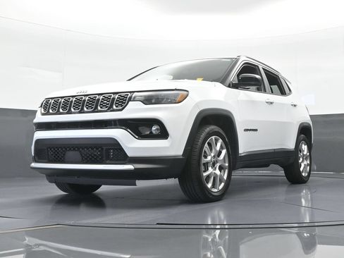 Used 2025 Jeep Compass Limited AWD/4WD image 51