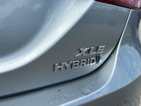 Certified 2019 Toyota Camry XLE FWD image 5