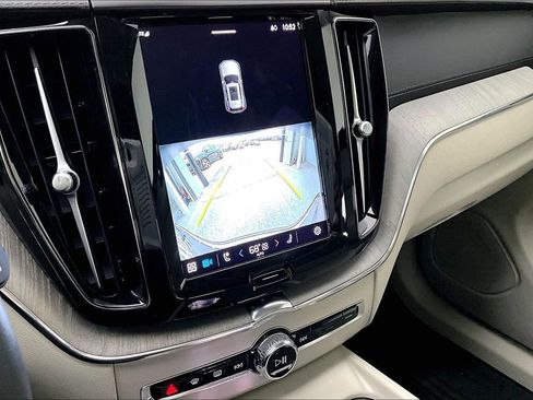 Certified 2023 Volvo XC60 B6 Ultimate w/ Protection Package Premier image 27