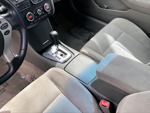 Used 2010 Nissan Altima 2.5 S w/ Convenience Plus Pkg FWD image 16