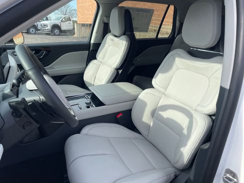 New 2026 Lincoln Aviator Reserve image 9