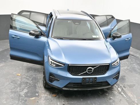 Used 2024 Volvo XC40 B5 Core image 57