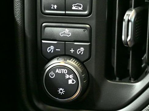 Used 2021 Chevrolet Silverado 1500 Custom image 39