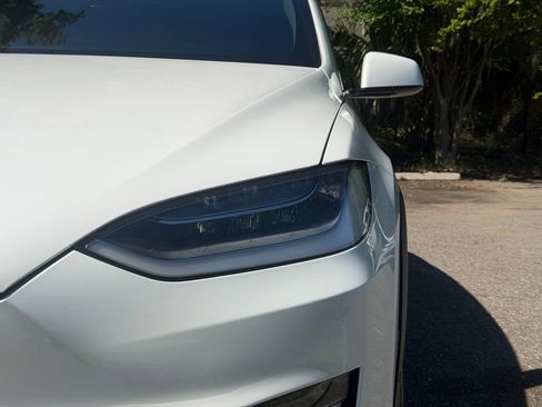 Used 2022 Tesla Model X Plaid AWD/4WD image 5