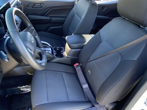 Used 2023 Chevrolet Colorado Trail Boss w/ Technology Package image 7