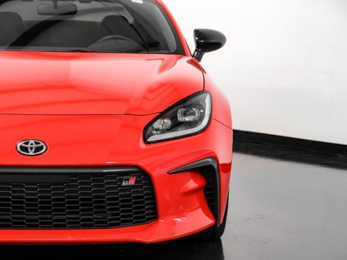 Used 2025 Toyota GR86 Premium w/ ALL Weather Mat Package (TMS) RWD image 38