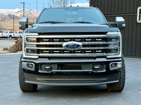 Used 2023 Ford F350 Platinum image 3