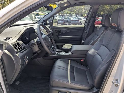 Certified 2025 Honda Passport TrailSport image 30