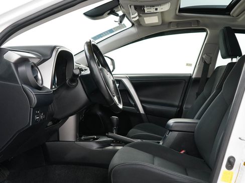 Used 2017 Toyota RAV4 XLE w/ Carpet Mat Package AWD/4WD image 15