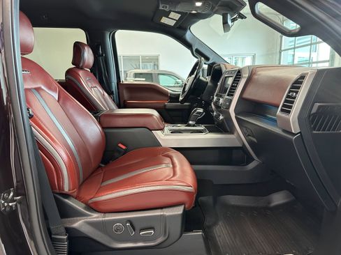 Used 2019 Ford F150 Platinum w/ Equipment Group 701A Luxury AWD/4WD image 16