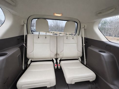 Used 2011 Cadillac SRX Luxury w/ LPO, Protection Package image 24