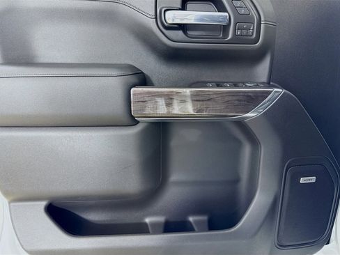 Used 2020 Chevrolet Silverado 1500 LTZ w/ LTZ Premium Package image 18