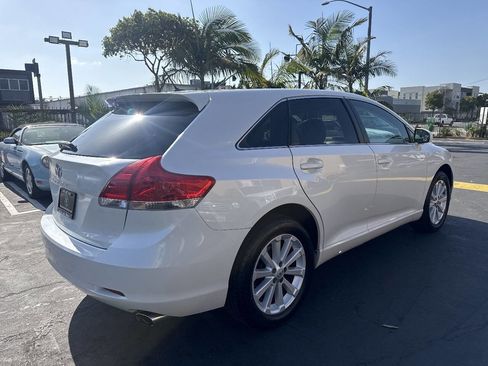 Used 2011 Toyota Venza FWD image 5