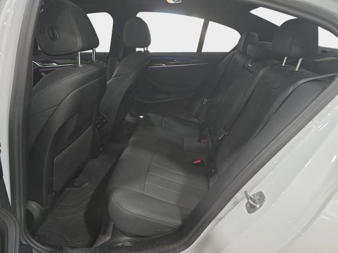 Used 2023 BMW 530e w/ Convenience Package image 12