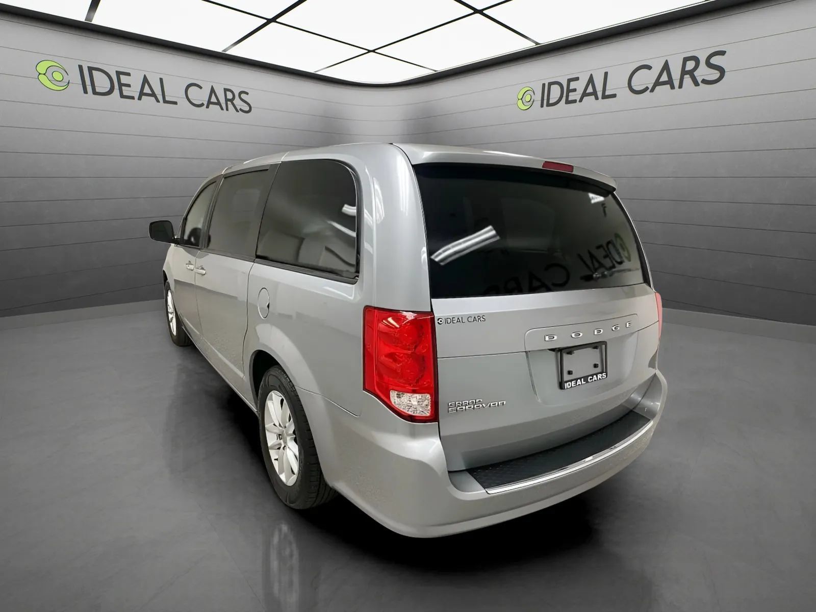 Used 2020 Dodge Grand Caravan SE FWD image 7