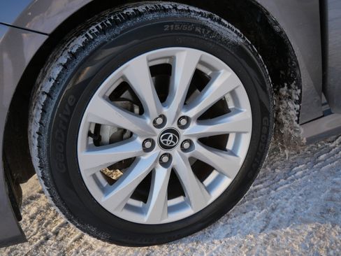 Certified 2020 Toyota Camry LE image 16