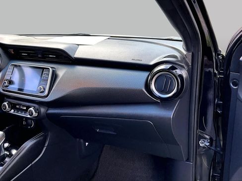 Used 2018 Nissan Kicks SV FWD image 21