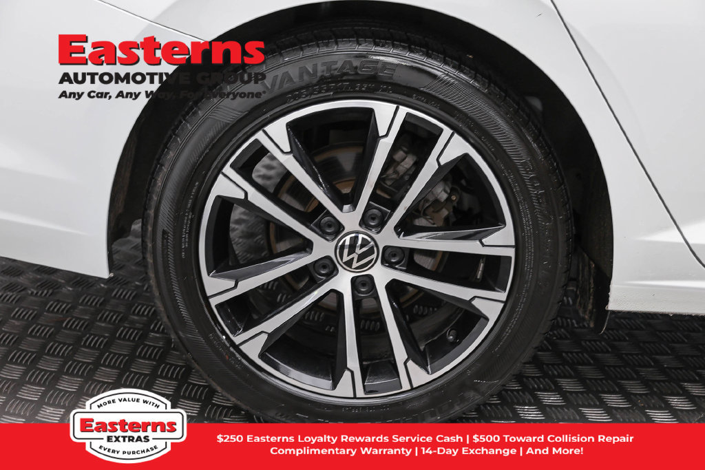 Used 2025 Volkswagen Jetta Sport FWD image 30