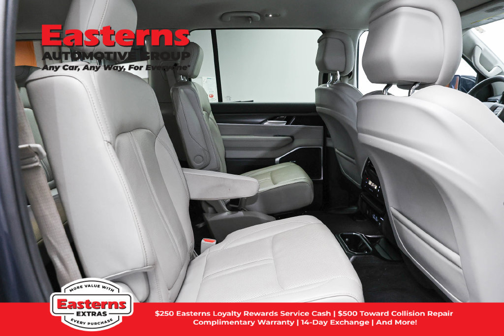 Used 2024 Jeep Wagoneer Series II AWD/4WD image 26