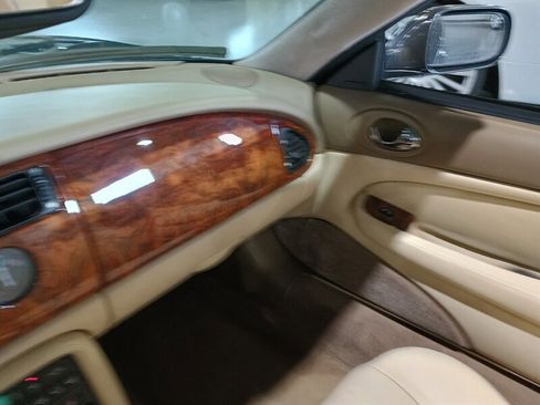 Used 1997 Jaguar XK8 Convertible RWD image 22