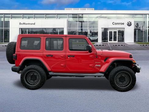 Used 2018 Jeep Wrangler Unlimited Sahara image 4