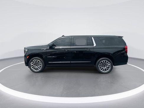 Used 2023 GMC Yukon XL Denali Ultimate AWD/4WD image 6
