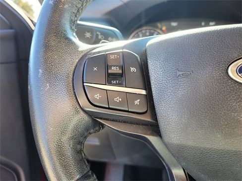 Used 2020 Ford Explorer XLT image 19