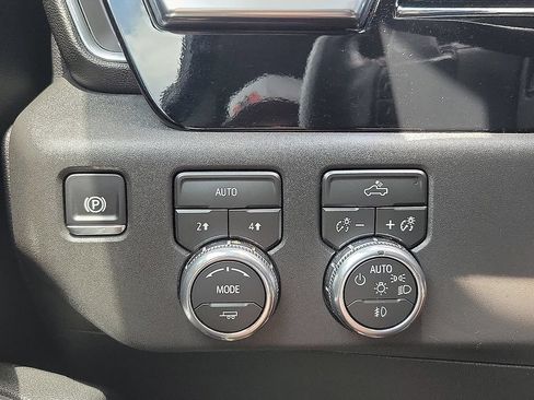 Used 2026 GMC Sierra 1500 Elevation w/ Preferred Package AWD/4WD image 13