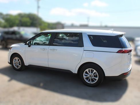 Used 2022 Kia Carnival LX FWD image 15