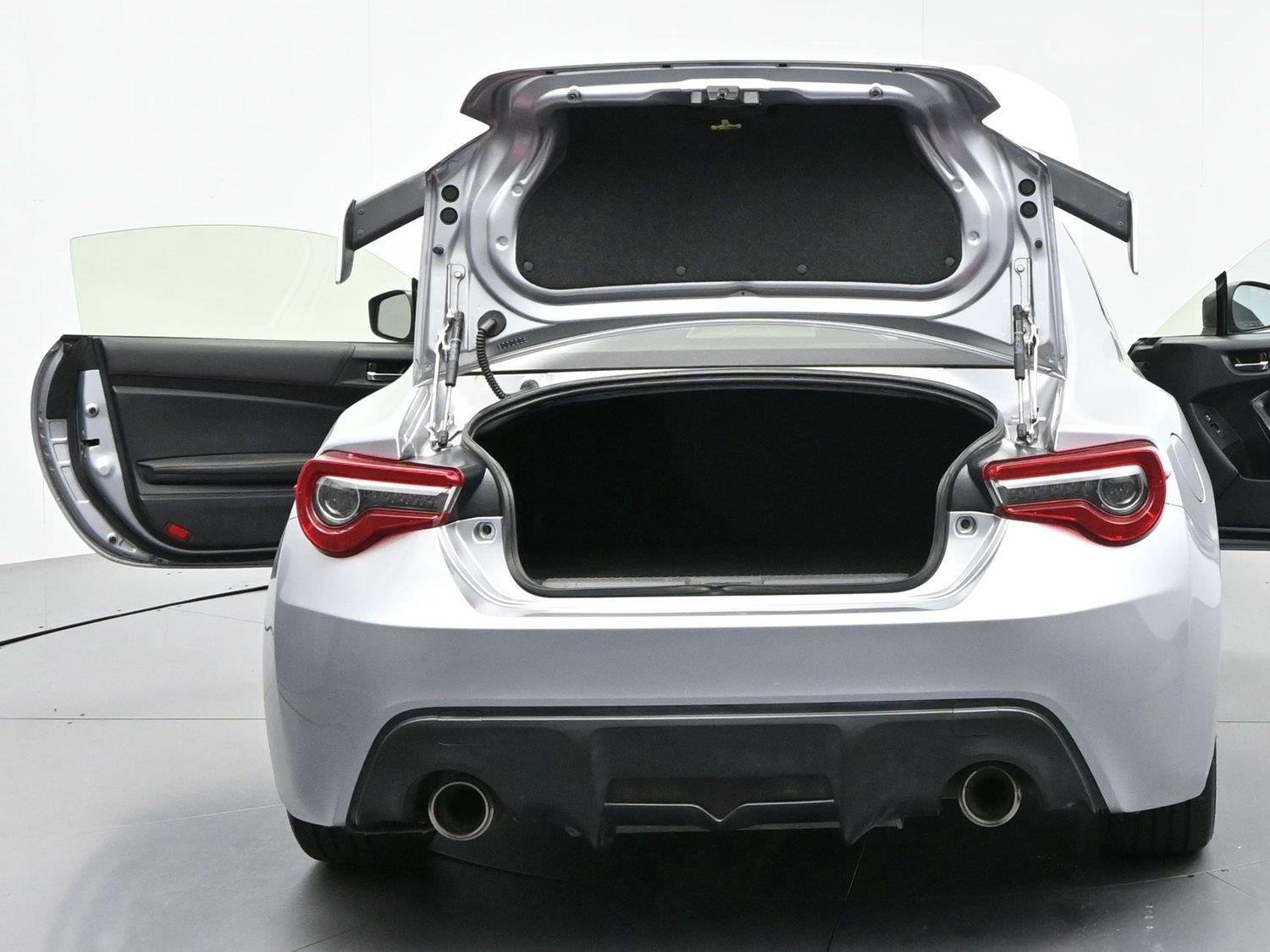 Used 2018 Subaru BRZ Premium RWD image 33