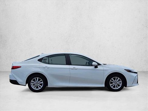 Used 2026 Toyota Camry LE w/ Convenience Package FWD image 4