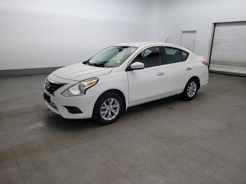 Used 2019 Nissan Versa SV w/ SV Special Edition Package FWD image 2