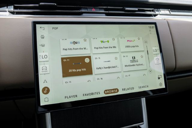 New 2026 Land Rover Range Rover SE AWD/4WD image 38