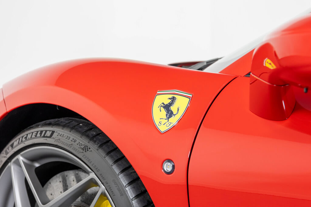 Used 2022 Ferrari F8 Tributo RWD image 29