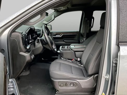 Used 2024 Chevrolet Silverado 1500 LT AWD/4WD image 8