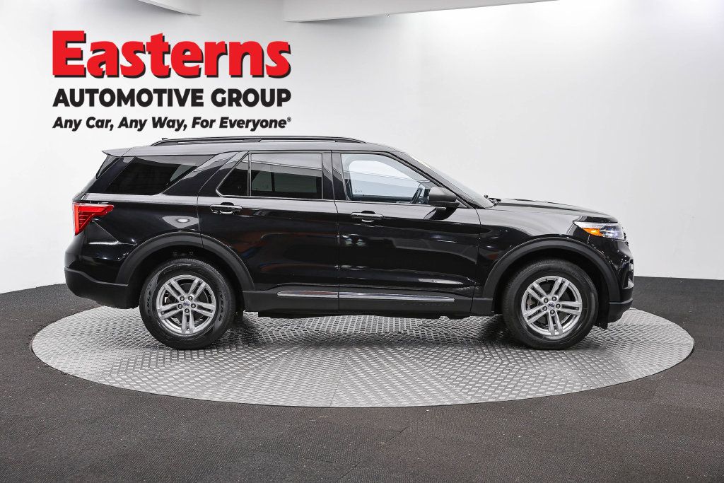 Used 2022 Ford Explorer XLT w/ Equipment Group 202A AWD/4WD image 6
