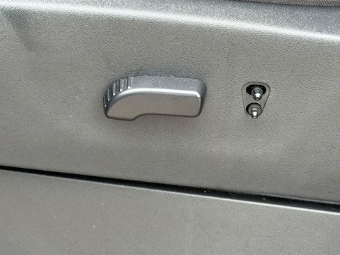 Used 2022 Nissan Frontier SV w/ Technology Package image 23