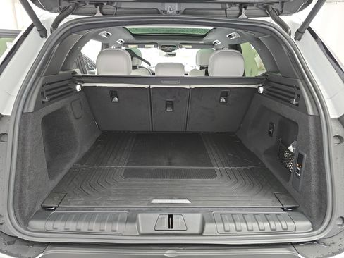 New 2026 Land Rover Range Rover Sport SE image 12