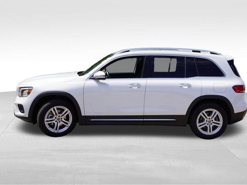 Used 2022 Mercedes-Benz GLB 250 4MATIC image 9