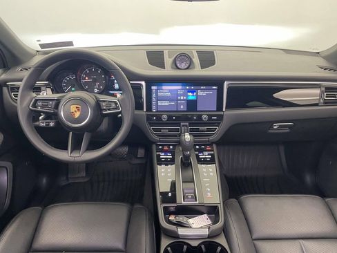 Certified 2022 Porsche Macan AWD/4WD image 26