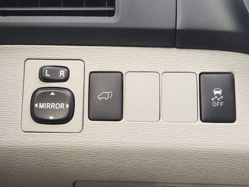 Used 2012 Toyota Venza LE w/ LE Convenience Pkg FWD image 15
