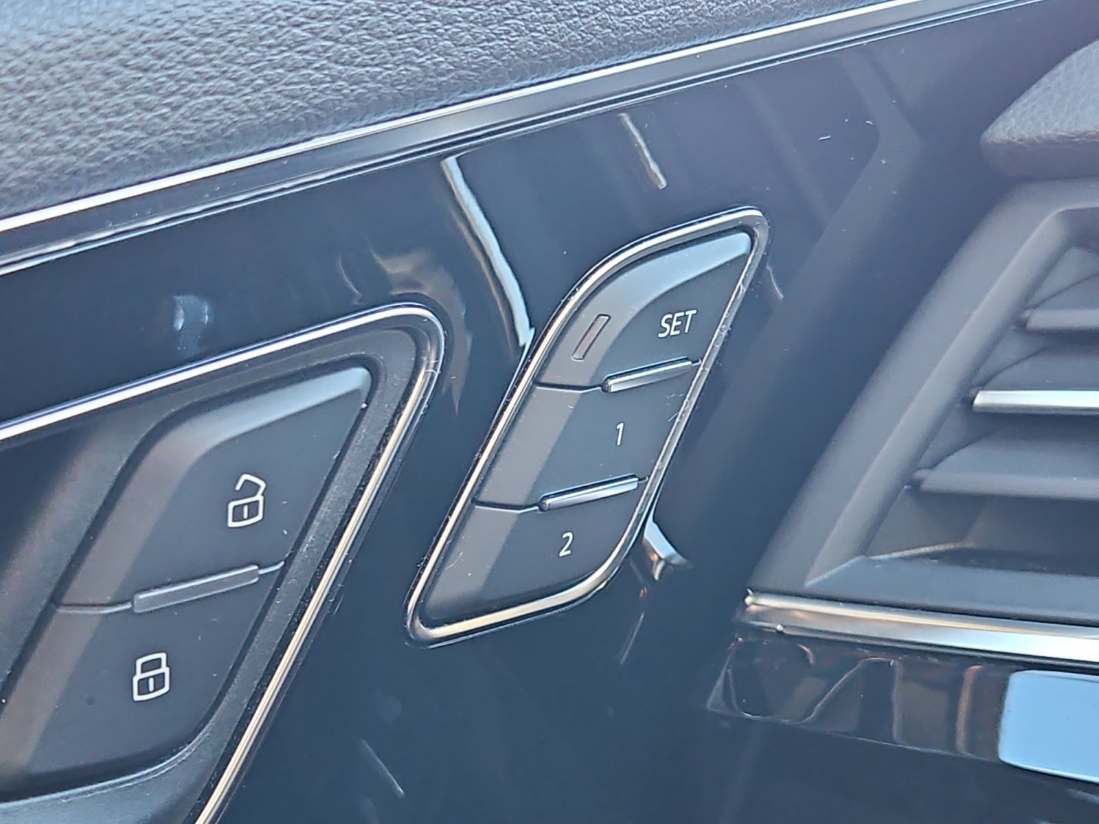 Used 2018 Audi Q7 3.0T Prestige AWD/4WD image 17