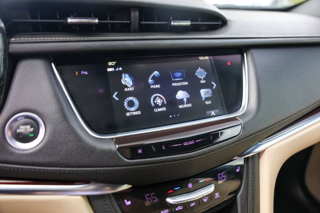 Used 2018 Cadillac XT5 Luxury w/ Driver Awareness Package FWD image 16