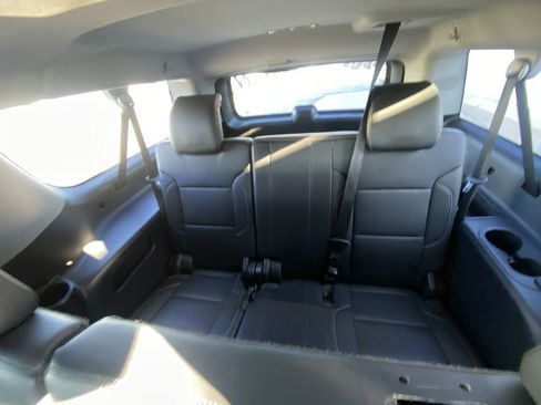 Used 2019 GMC Yukon XL SLT w/ Open Road Package image 25